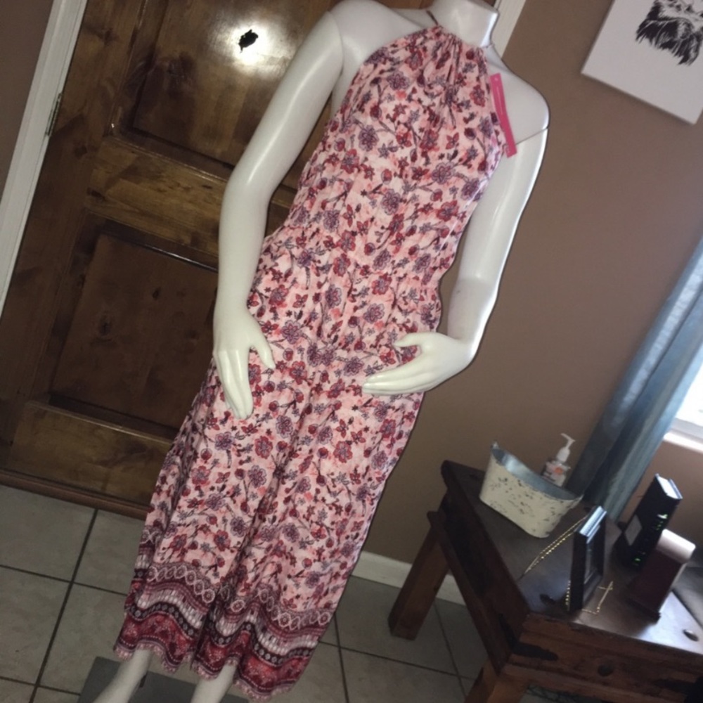 Shosho floral jumpsuit sz medium nwot